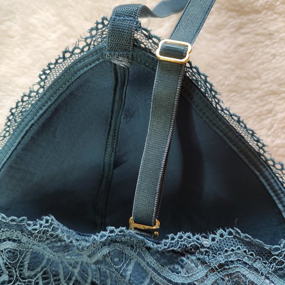 Lace contour wireless bralette - Picture 5 of 9